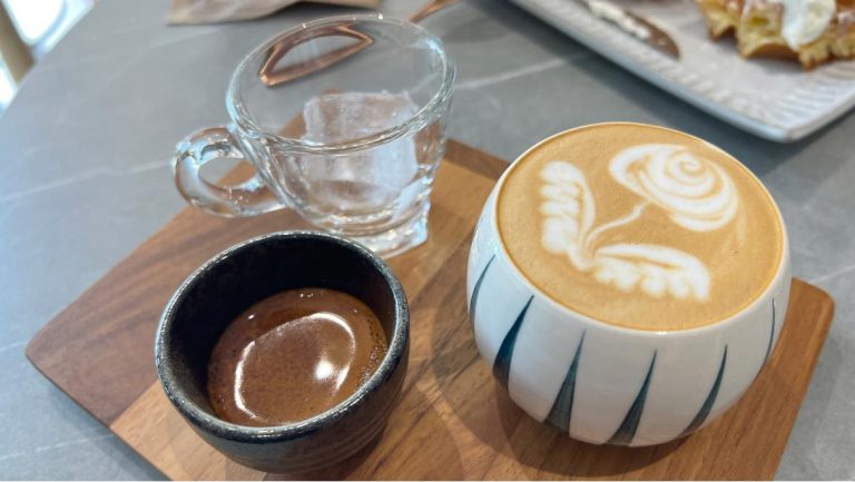 澳白 濃縮咖啡 咖啡風味 萃取時間 咖啡文化 特色咖啡 拉花藝術 Flat White espresso coffee flavor extraction time coffee culture specialty coffee latte art