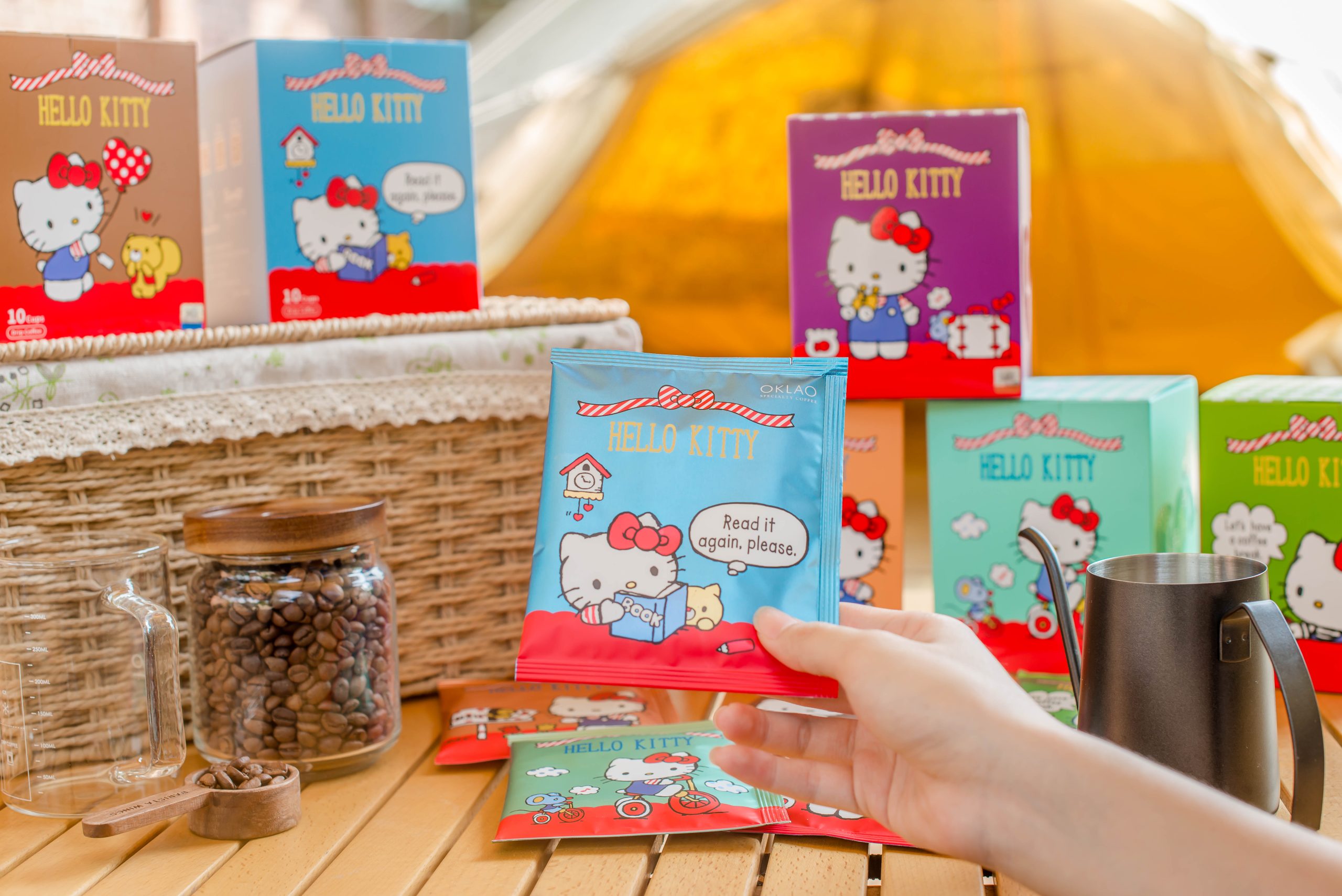 歐客佬 Hello Kitty 聯名精品 濾泡式 掛耳咖啡 禮盒 限量版 Oklao Hello Kitty co-branded boutique filter-type ear-hanging coffee gift box limited edition