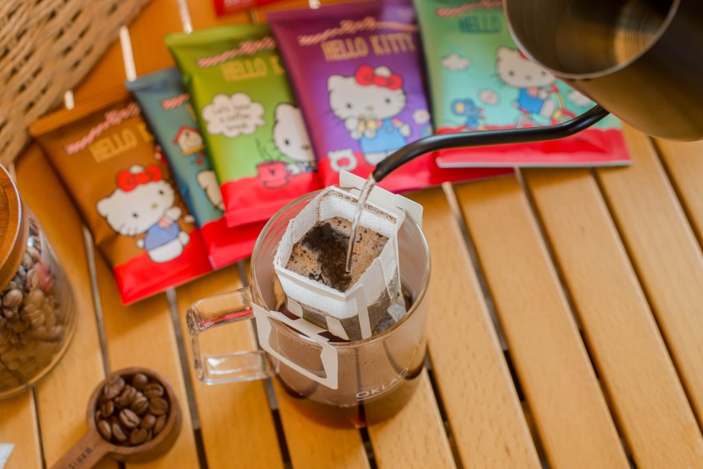 歐客佬 Hello Kitty 聯名精品 濾泡式 掛耳咖啡 禮盒 限量版 Oklao Hello Kitty co branded boutique filter type ear hanging coffee gift box limited edition