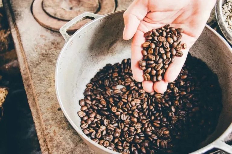咖啡新鮮度 研磨度 粉水比 烘豆師 養豆期 最佳風味期 新鮮咖啡 　　Coffee freshness Grinding powder to water ratio Roaster Bean cultivation period Best flavor period Fresh coffee