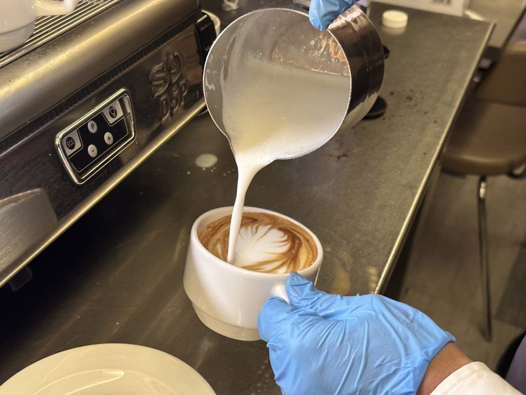 濃縮咖啡 研磨 咖啡粉 crema 烘焙師 萃取 espresso grind coffee powder crema roaster extraction