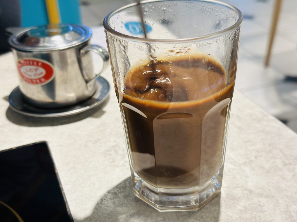 越南咖啡 滴漏壺 阿拉比卡 羅布斯塔 深焙咖啡 即溶咖啡 Vietnamese Coffee Drip Pot Arabica Robusta Dark Roast Coffee Instant Coffee