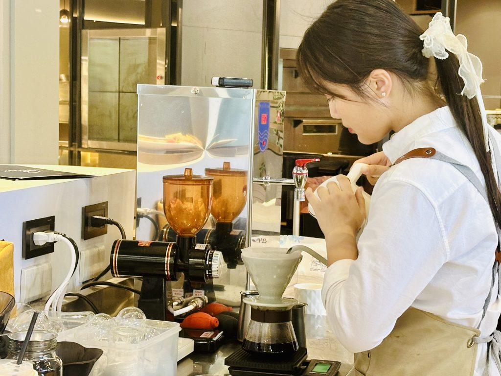 Coffee and Tea05204 咖啡知識家 為什麼淺焙咖啡像在喝茶?為什麼有人說咖啡有「茶感」或「茶韻」?