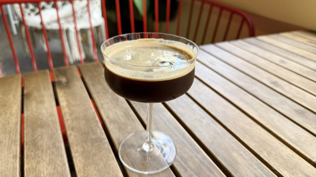 Americano vs Latte071503 咖啡知識家 2025咖啡推薦 咖啡知識 咖啡豆 咖啡豆推薦 精品咖啡 冰美式 咖啡因 明亮果酸 拿鐵 濃縮咖啡 咖啡控 2025 Coffee Recommendation Coffee Knowledge Coffee Beans Coffee Bean Recommendation Specialty Coffee Iced Americano Caffeine Bright Fruit Acid Latte Espresso Coffee Lover